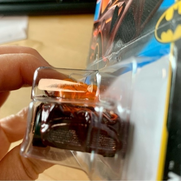 MATTEL HOT Wheels 2023 Tooned 66’ Classic Batmobile NWT - Picture 9 of 9